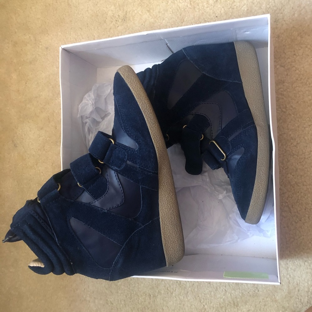 Steve Madden Navy Heels